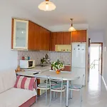 Chara\'S Sea View House