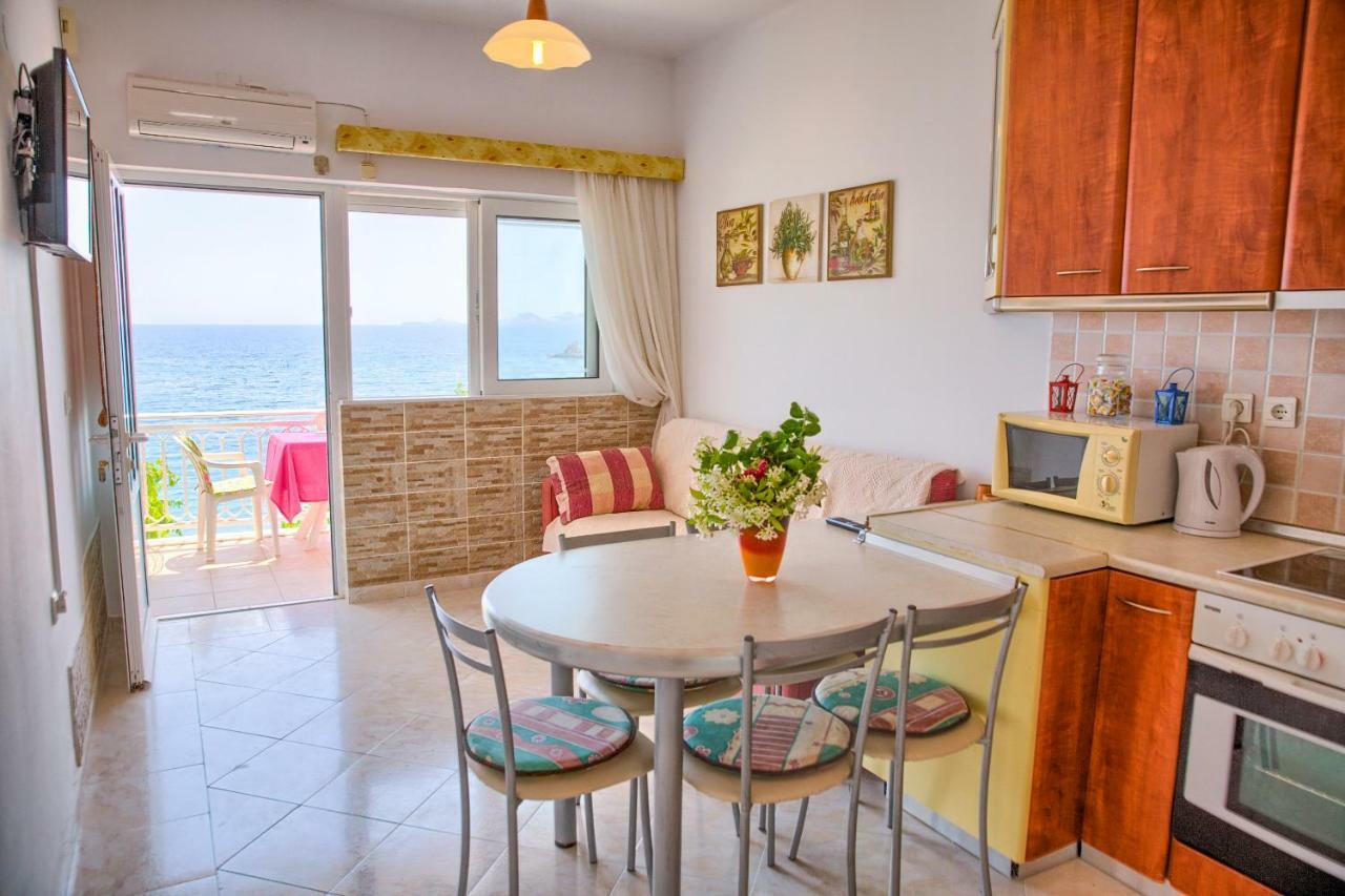 Apartment Chara's Sea View House Charaki